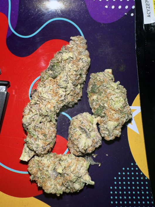 ganja-glam-product-review-frost-cannabis-rotational-strain-wet-cherry-010